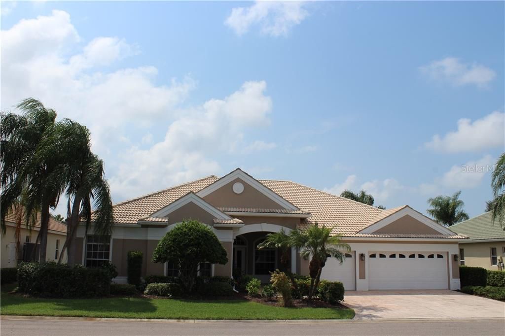 Vendido Recientemente: $589,900 (3 camas, 3 baños, 3137 Pies cuadrados)