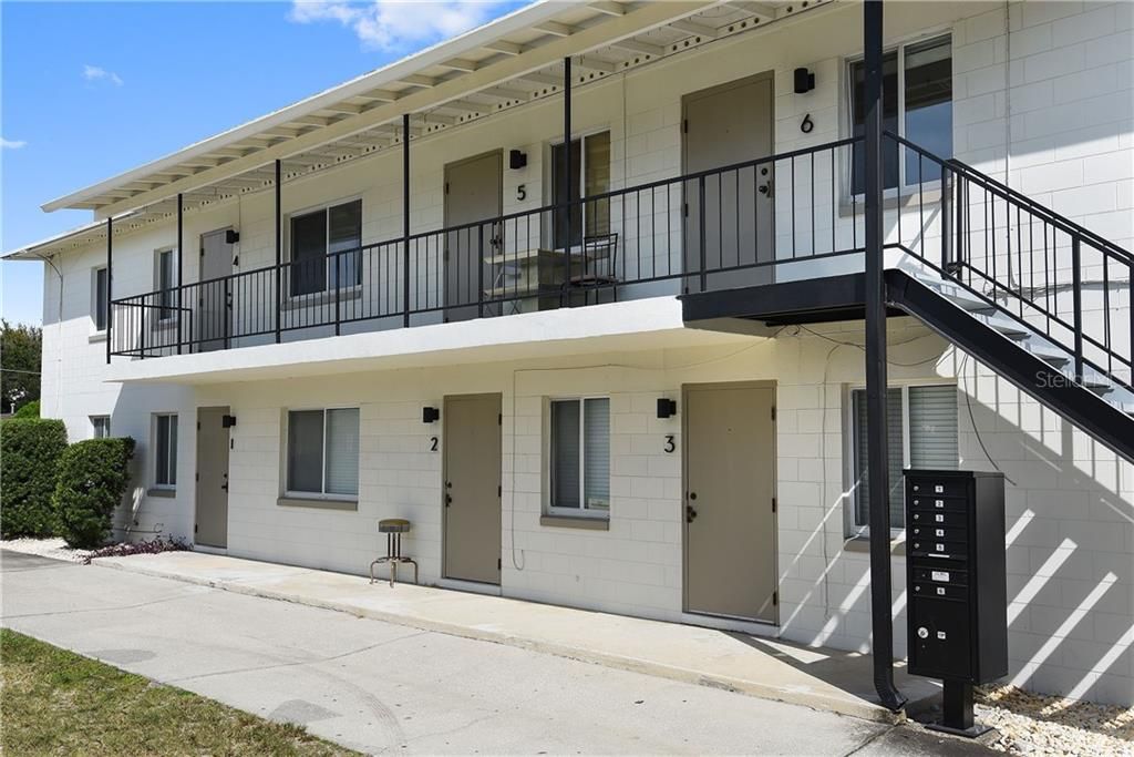 Two Story Building-Walk to Park Avenue or the Winter Park village
