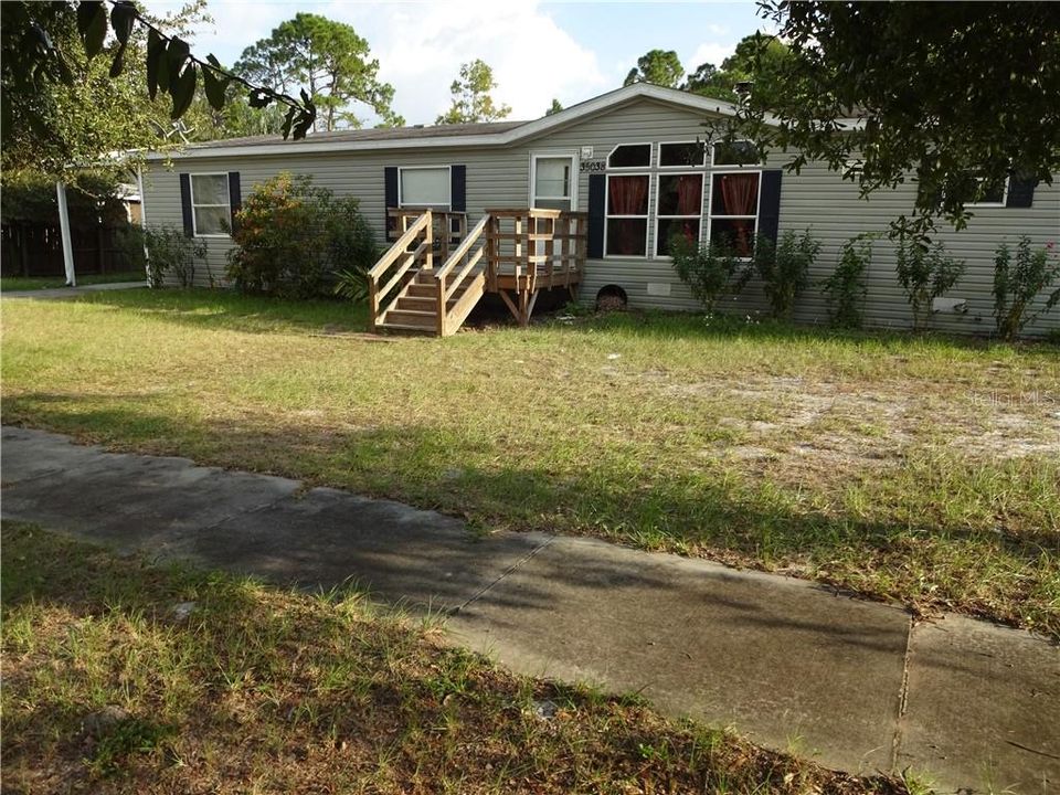 Vendido Recientemente: $134,900 (4 camas, 2 baños, 1976 Pies cuadrados)
