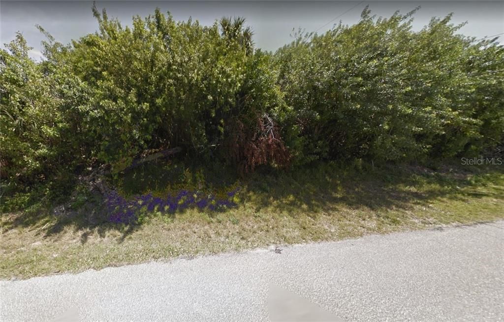最近售出: $5,500 (0.23 acres)