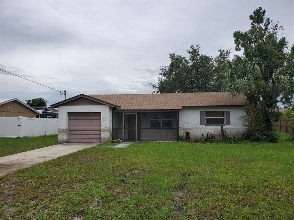 Front view of home.