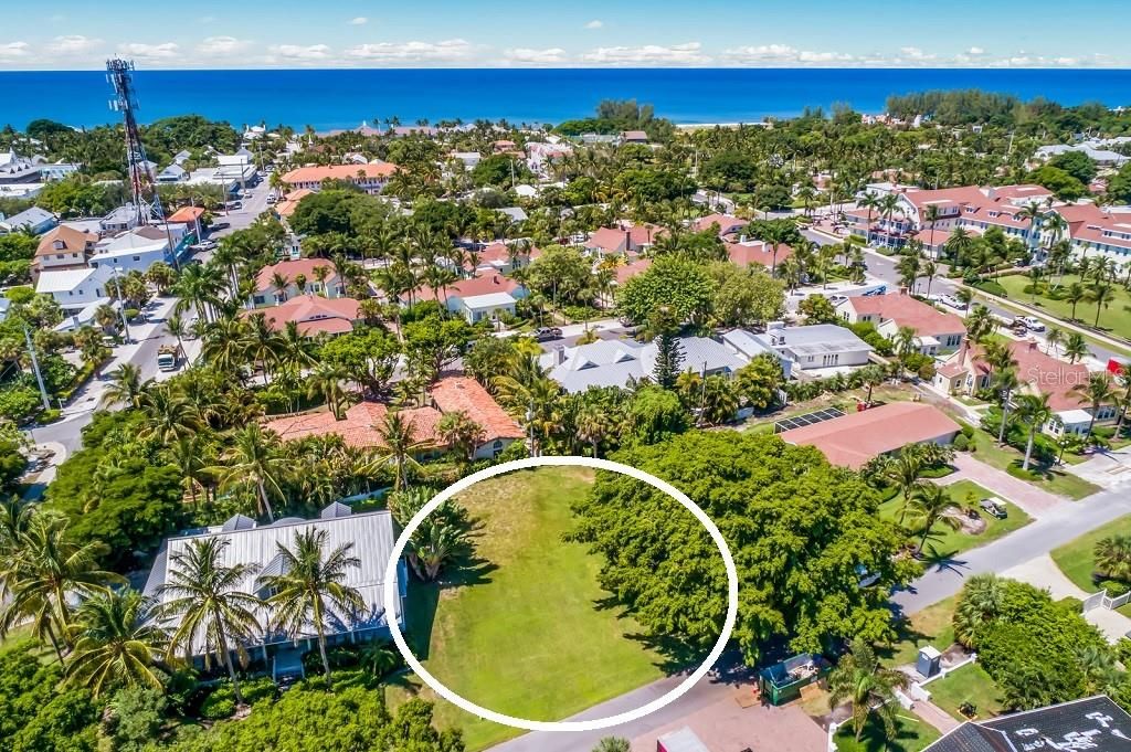 最近售出: $1,895,000 (0.25 acres)