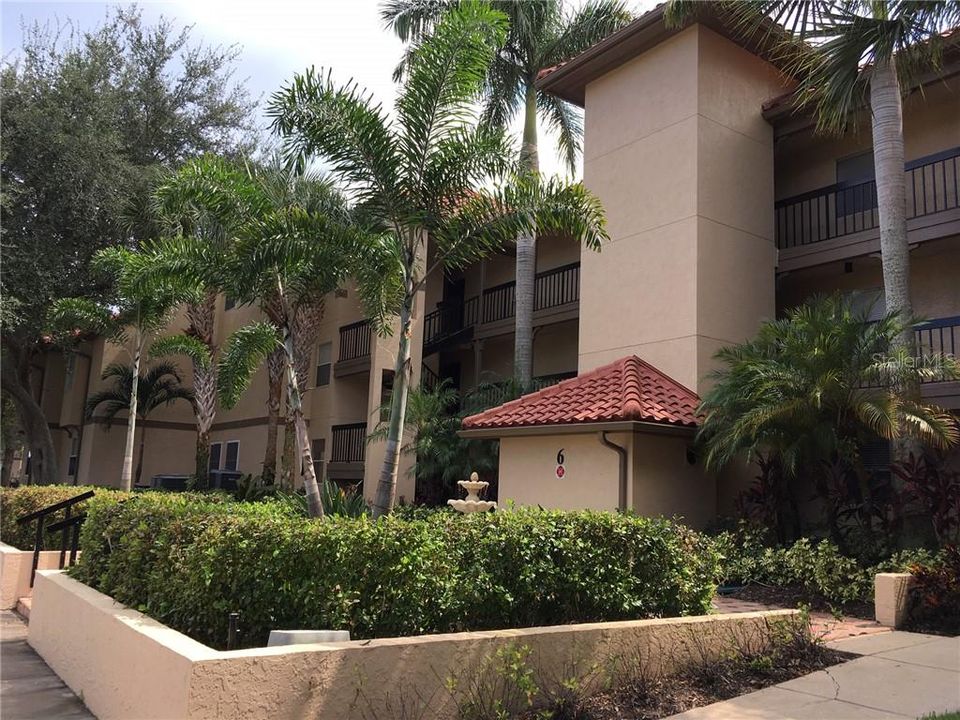 Recently Sold: $149,900 (2 beds, 1 baths, 943 Square Feet)