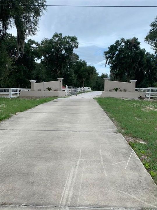 最近售出: $149,900 (3.55 acres)