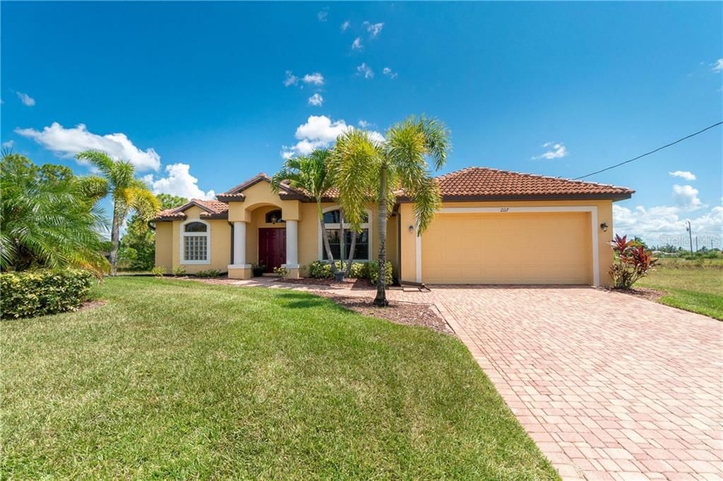 Recently Sold: $275,000 (3 beds, 2 baths, 2108 Square Feet)