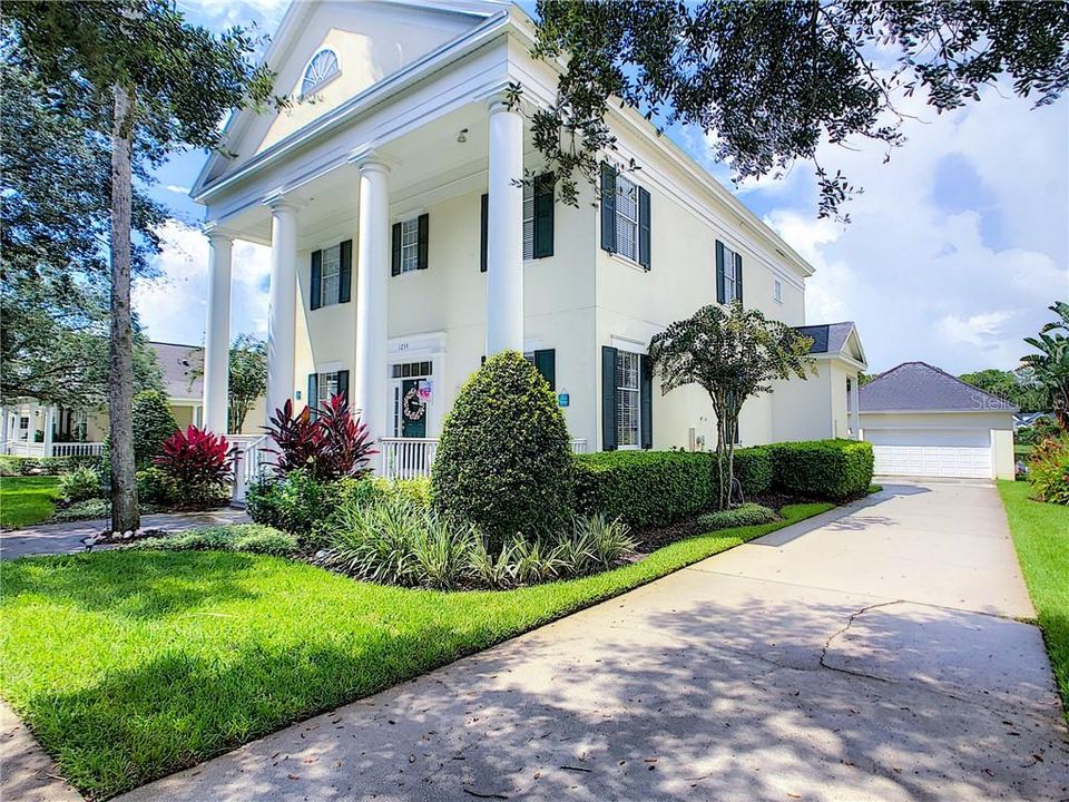 Vendido Recientemente: $879,999 (5 camas, 2 baños, 3287 Pies cuadrados)