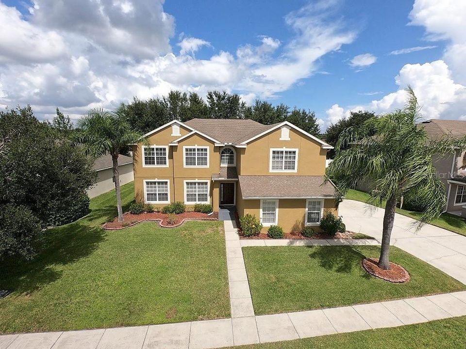 Welcome home to 7131 Winding Lake Circle!