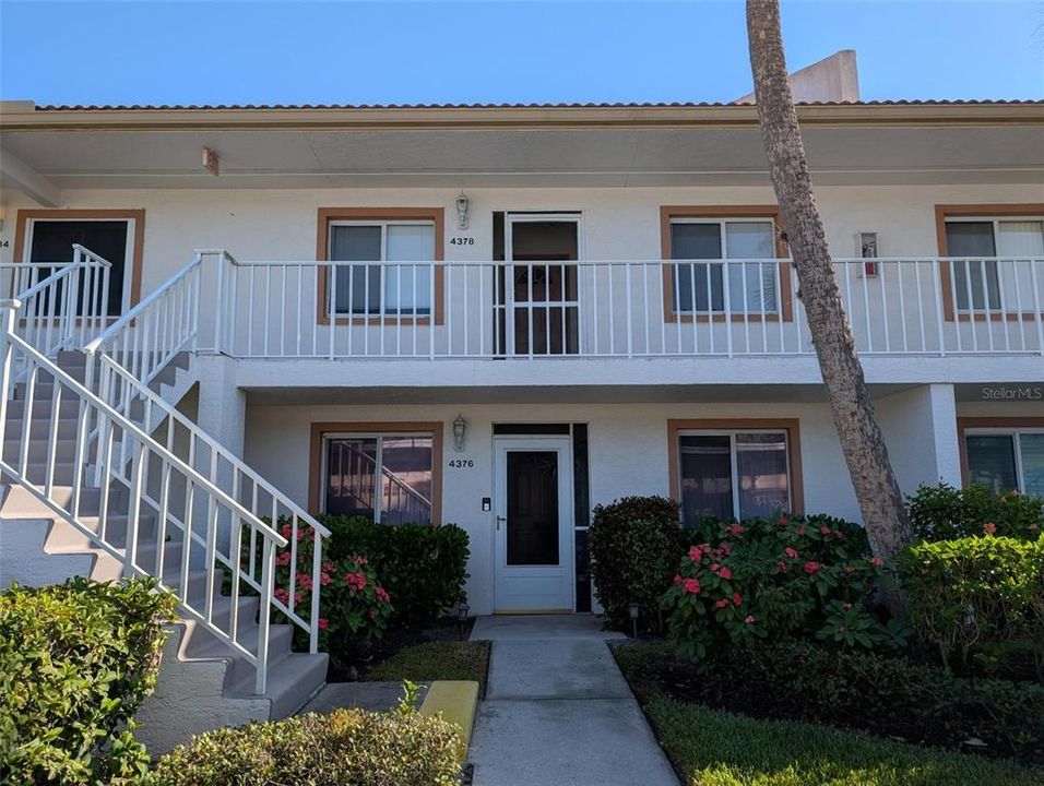 For Rent: $2,800 (2 beds, 2 baths, 1003 Square Feet)