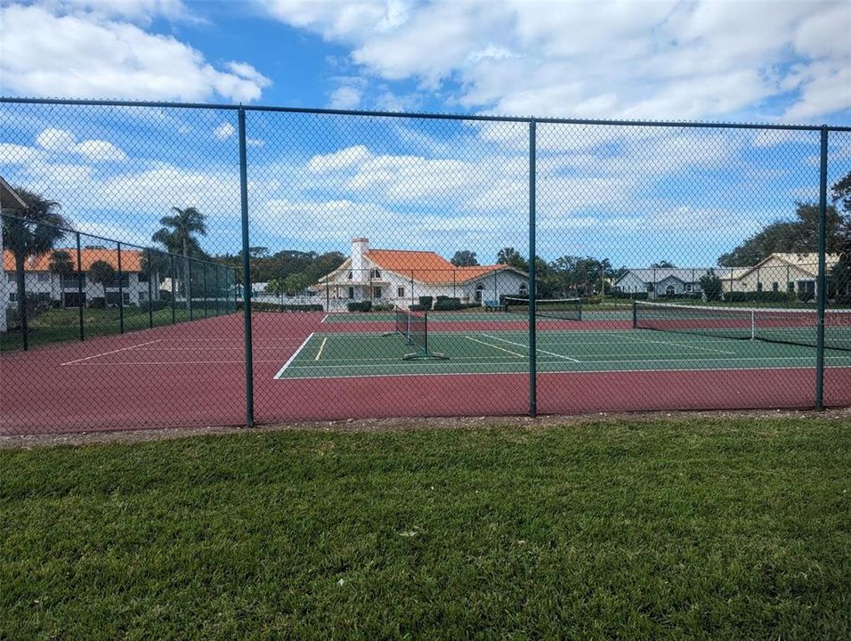 For Rent: $2,800 (2 beds, 2 baths, 1003 Square Feet)