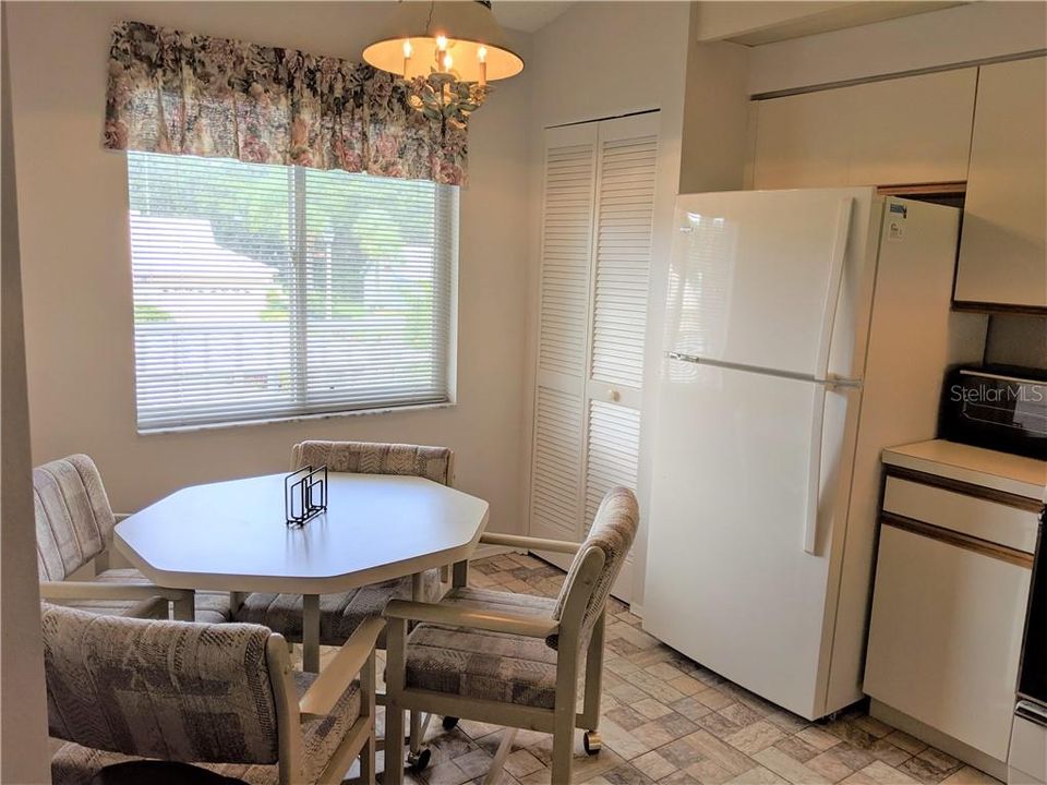 For Rent: $2,800 (2 beds, 2 baths, 1003 Square Feet)