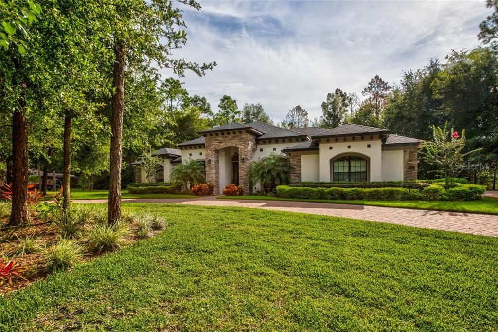 Circular driveway welcomes you Home!
