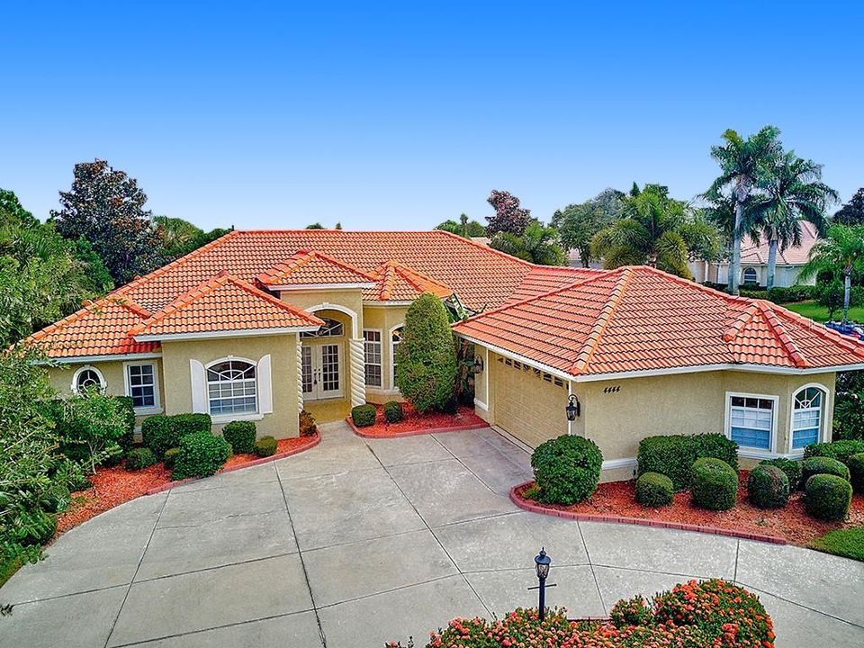 Vendido Recientemente: $399,900 (4 camas, 3 baños, 2416 Pies cuadrados)