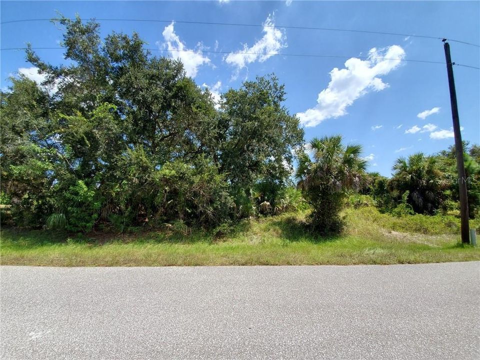 最近售出: $26,900 (0.23 acres)