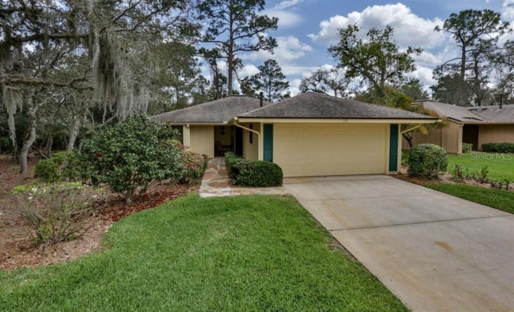 Vendido Recientemente: $239,000 (3 camas, 2 baños, 2001 Pies cuadrados)