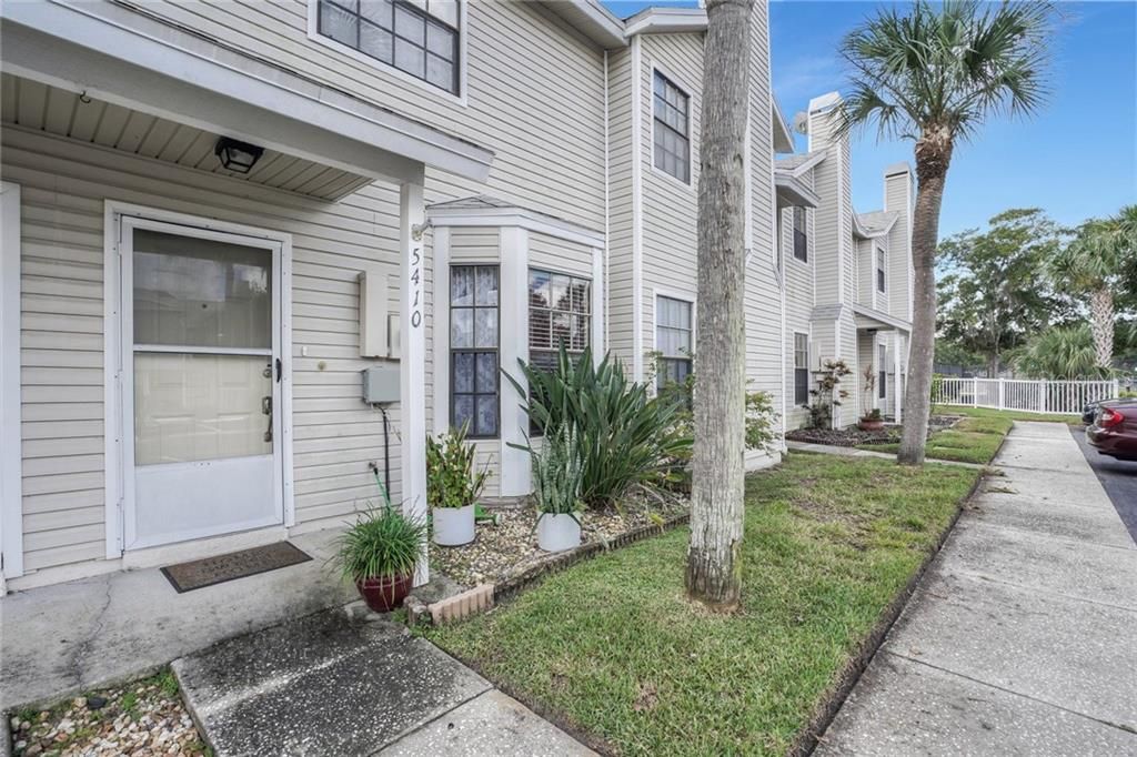 Recently Sold: $145,000 (2 beds, 2 baths, 1164 Square Feet)