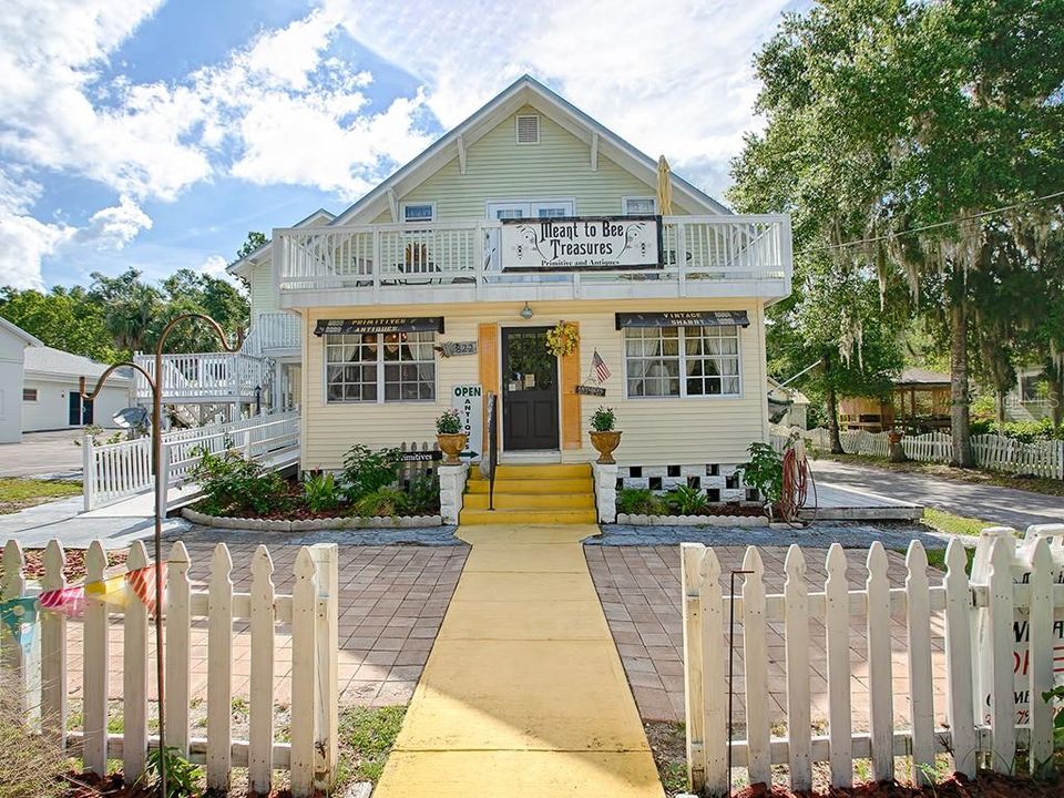 Vendido Recientemente: $449,000 (4 camas, 3 baños, 3024 Pies cuadrados)
