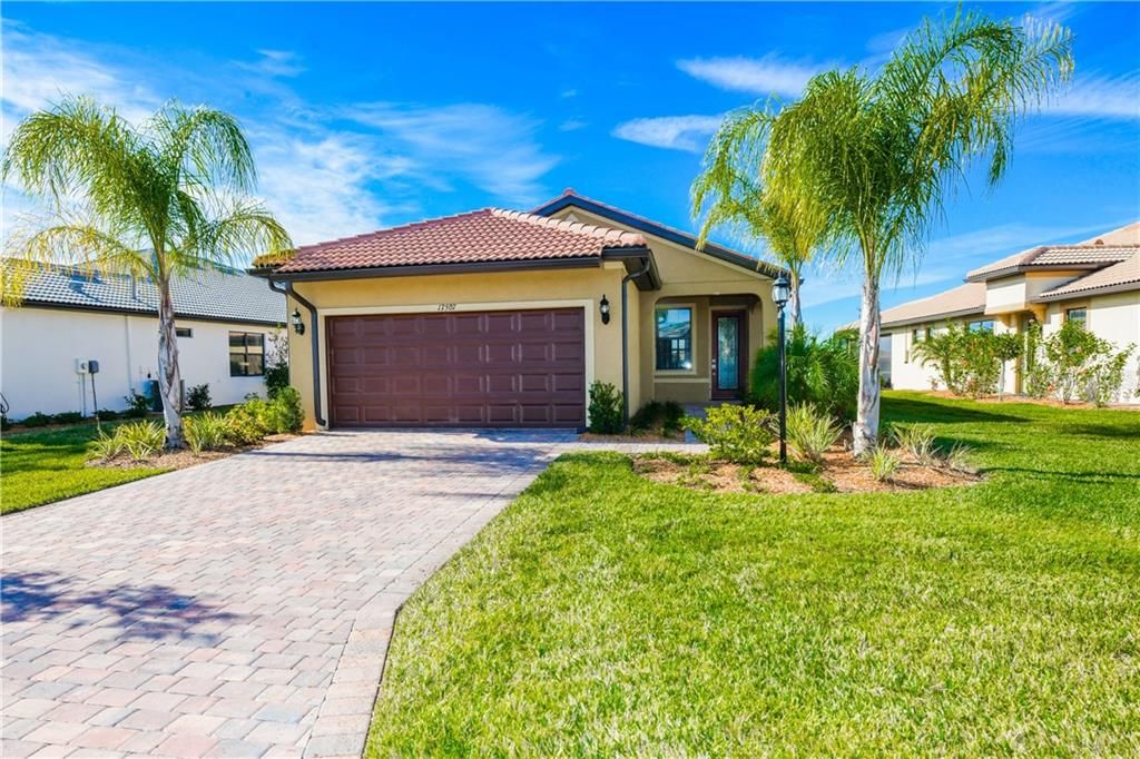 Recently Sold: $379,000 (2 beds, 2 baths, 1428 Square Feet)