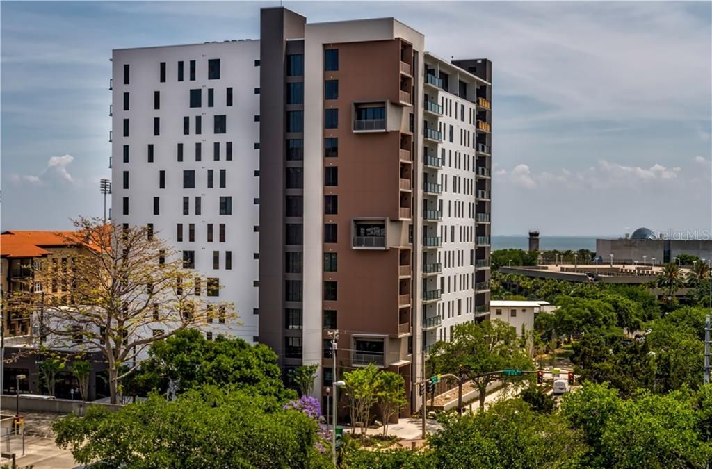 Recently Sold: $641,000 (2 beds, 2 baths, 1354 Square Feet)