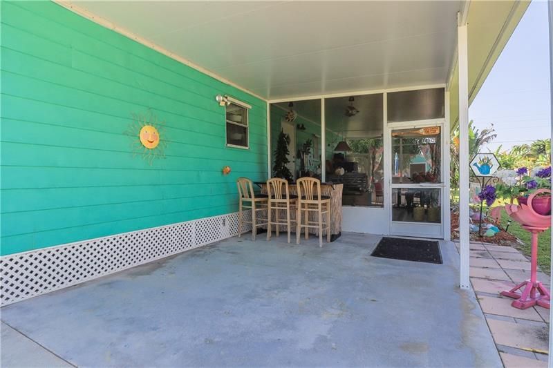 Recently Sold: $137,000 (2 beds, 2 baths, 964 Square Feet)