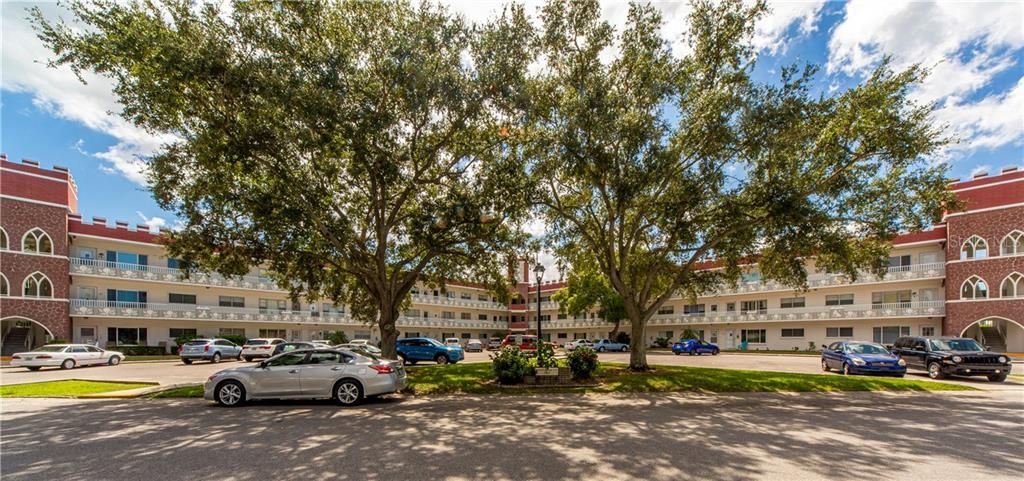 Vendido Recientemente: $93,900 (2 camas, 2 baños, 1100 Pies cuadrados)