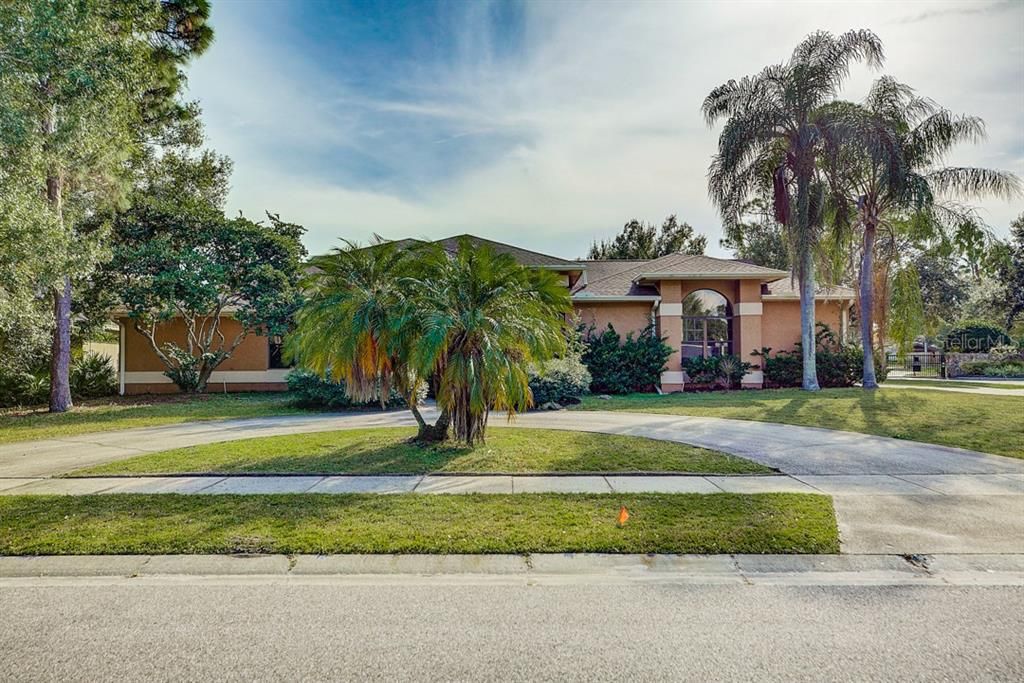 Vendido Recientemente: $475,000 (5 camas, 4 baños, 3537 Pies cuadrados)