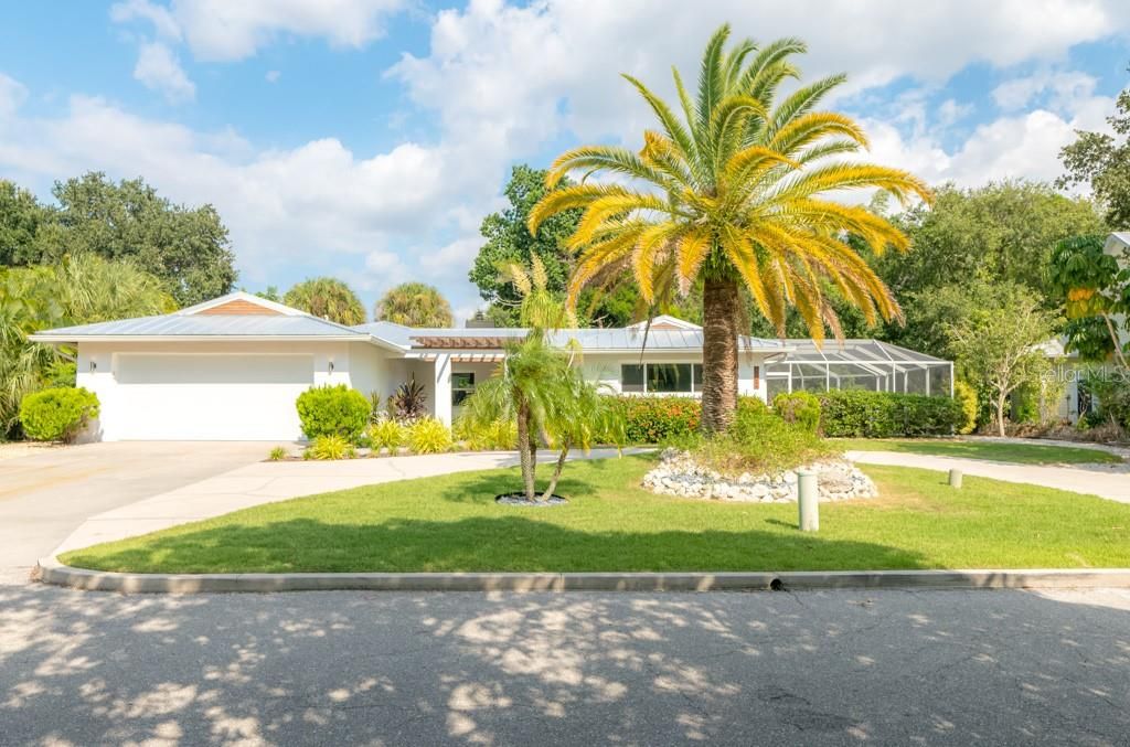 Vendido Recientemente: $815,000 (3 camas, 2 baños, 1916 Pies cuadrados)