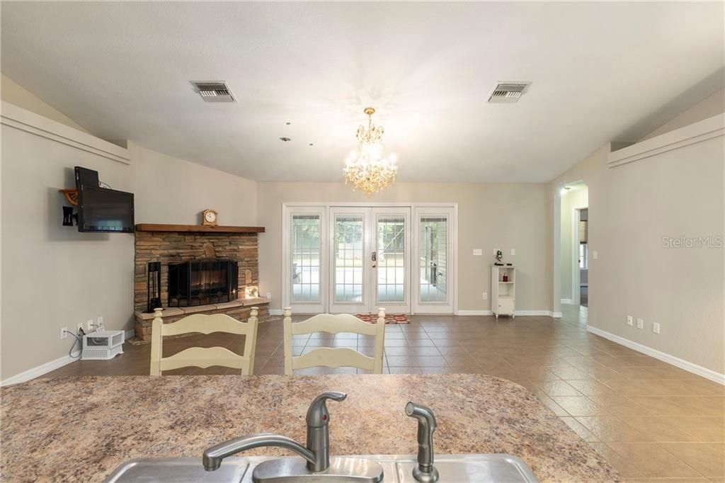 Recently Sold: $330,000 (6 beds, 5 baths, 3044 Square Feet)