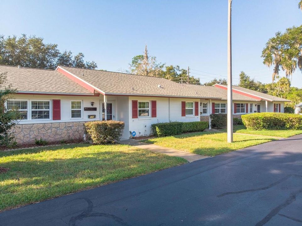 Recently Sold: $109,900 (2 beds, 2 baths, 979 Square Feet)