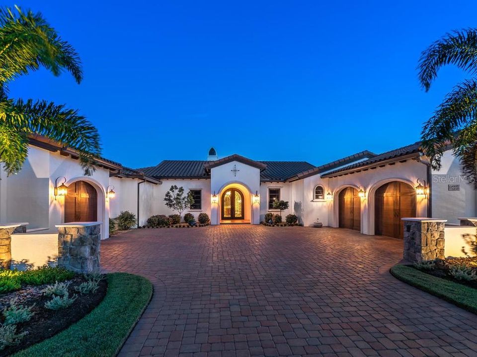 Vendido Recientemente: $1,890,000 (3 camas, 3 baños, 4149 Pies cuadrados)