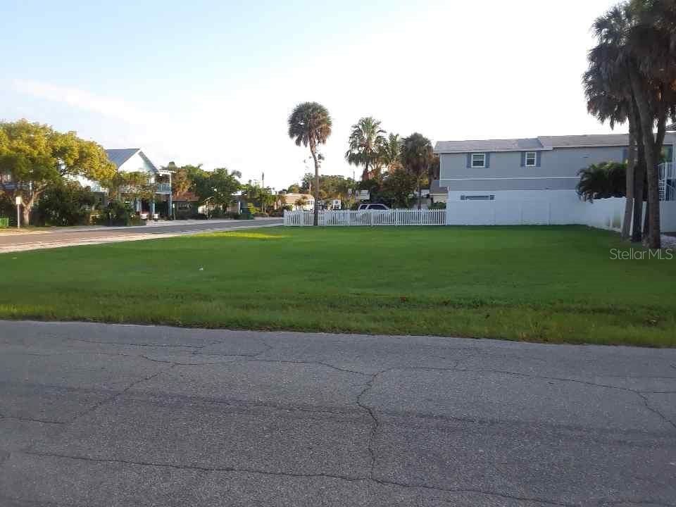 Recently Sold: $825,000 (0.17 acres)