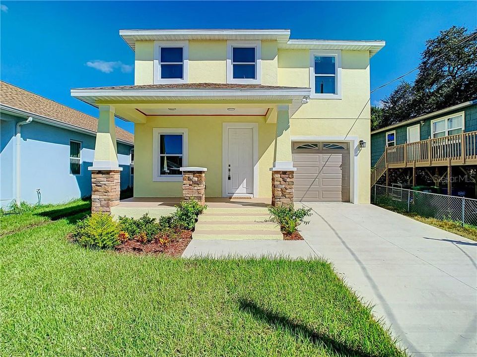 Vendido Recientemente: $356,000 (4 camas, 2 baños, 1850 Pies cuadrados)