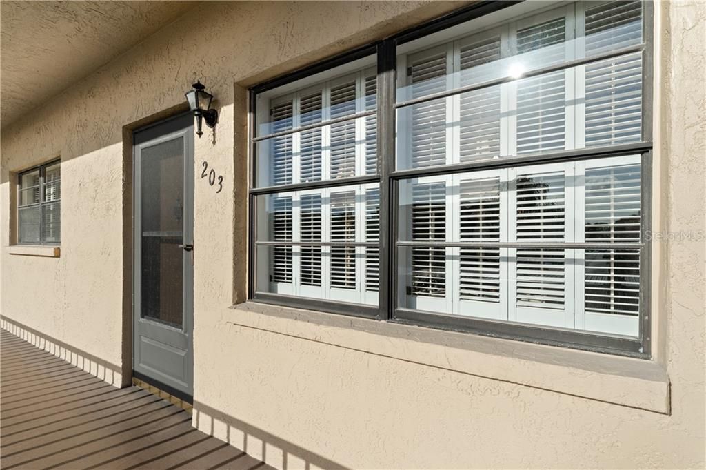 Vendido Recientemente: $147,000 (2 camas, 2 baños, 1135 Pies cuadrados)