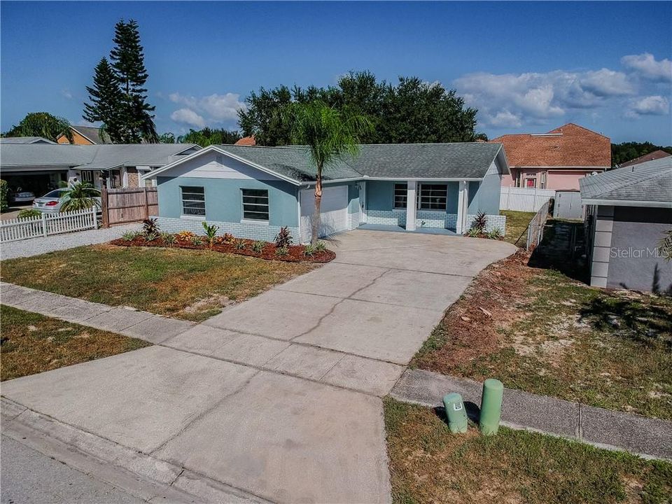 Recently Sold: $229,900 (2 beds, 2 baths, 1054 Square Feet)