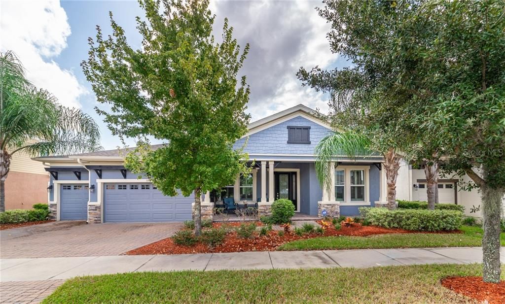 FRONT OF HOME VIEW