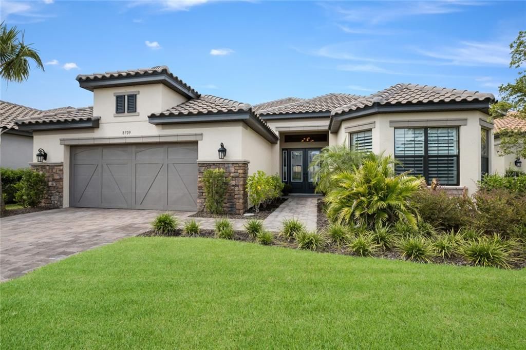 Recently Sold: $750,000 (4 beds, 3 baths, 3175 Square Feet)