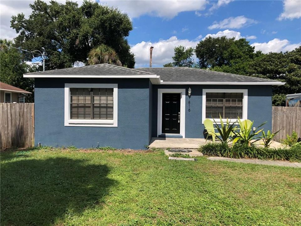 Recently Rented: $1,350 (2 beds, 1 baths, 864 Square Feet)