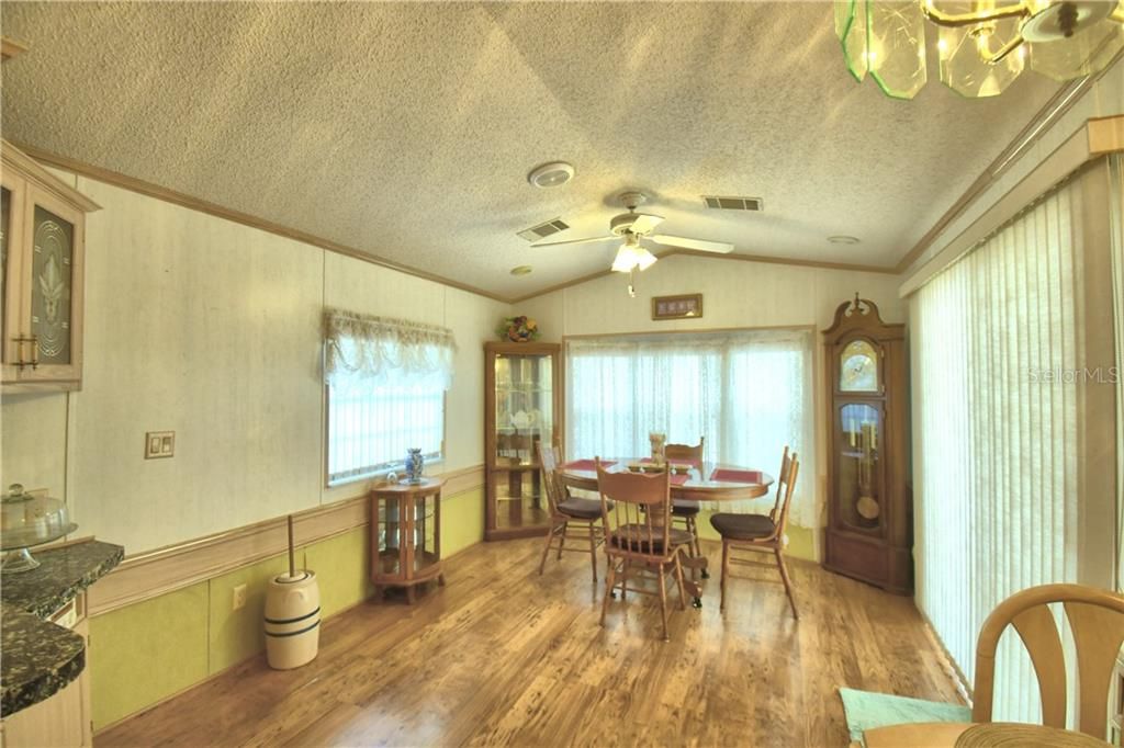 Recently Sold: $79,900 (1 beds, 2 baths, 920 Square Feet)