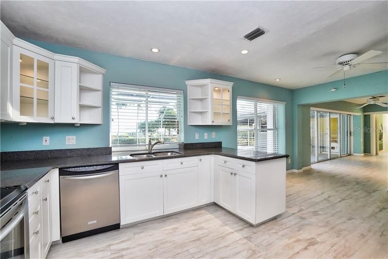 Recently Sold: $795,000 (3 beds, 2 baths, 1758 Square Feet)