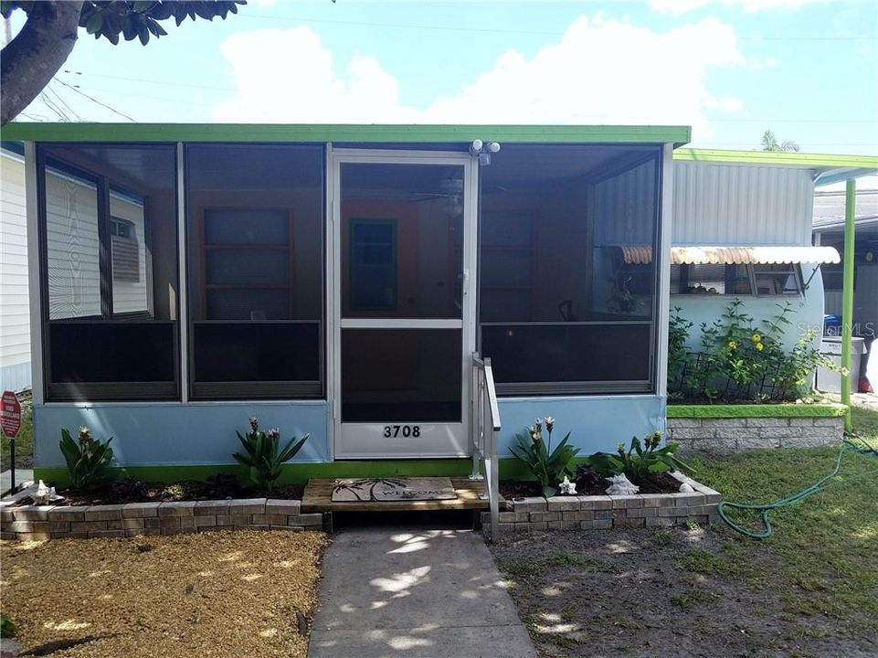 Vendido Recientemente: $77,900 (2 camas, 1 baños, 576 Pies cuadrados)