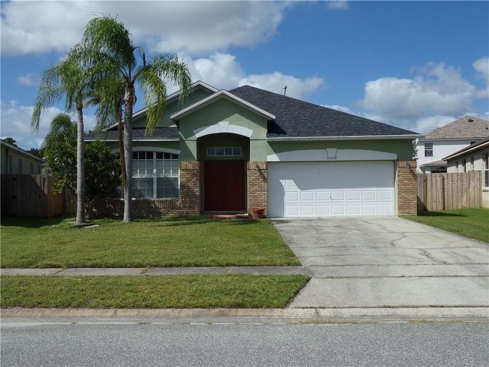 Recently Sold: $285,000 (4 beds, 2 baths, 1952 Square Feet)