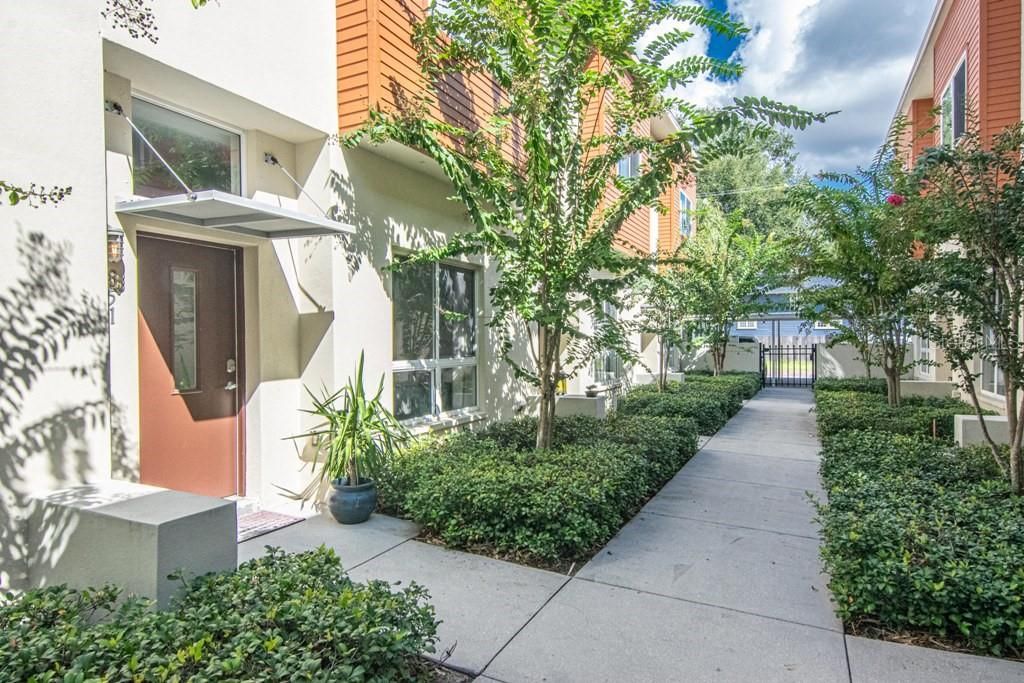 Vendido Recientemente: $352,500 (2 camas, 2 baños, 1245 Pies cuadrados)