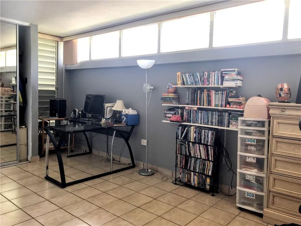 Vendido Recientemente: $275,000 (4 camas, 2 baños, 0 Pies cuadrados)