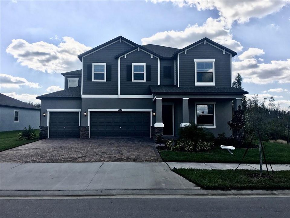 Vendido Recientemente: $359,990 (5 camas, 3 baños, 2964 Pies cuadrados)