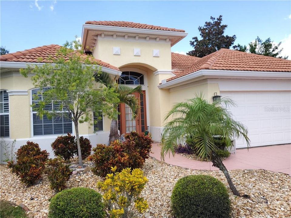 Recently Rented: $4,000 (3 beds, 2 baths, 1825 Square Feet)