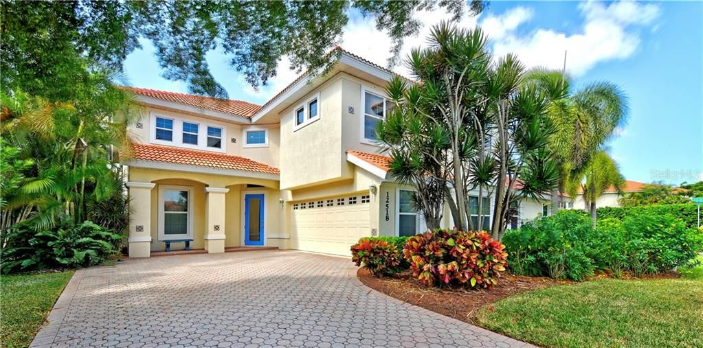 Недавно продано: $549,900 (3 спален, 2 ванн, 2361 Квадратных фут)
