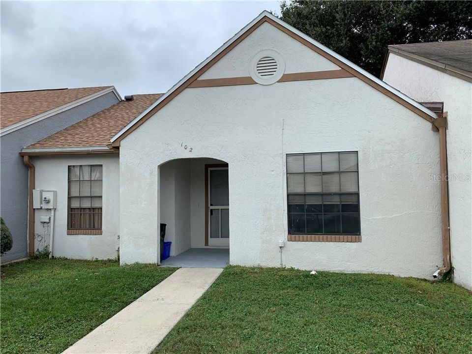 Recently Sold: $149,900 (2 beds, 2 baths, 911 Square Feet)