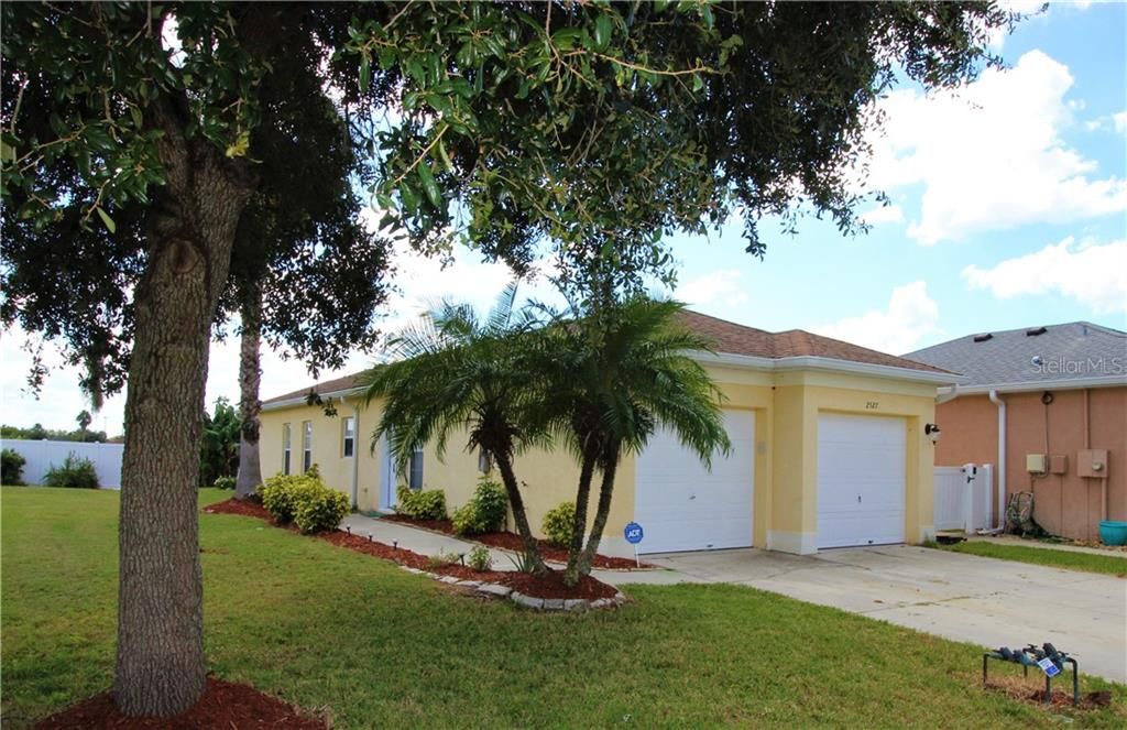 Recently Sold: $185,500 (3 beds, 2 baths, 1090 Square Feet)