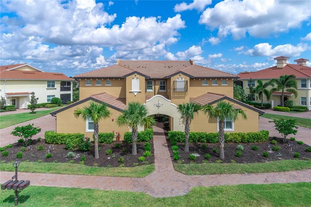 Vendido Recientemente: $339,900 (3 camas, 2 baños, 1744 Pies cuadrados)