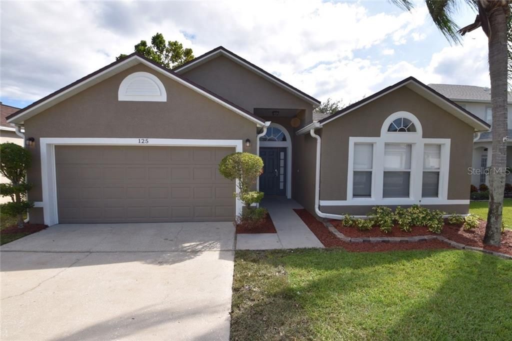 Recently Rented: $1,779 (3 beds, 2 baths, 1874 Square Feet)
