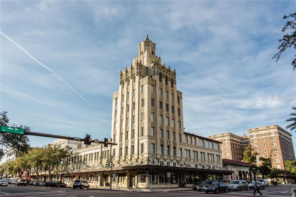 Recently Rented: $2,699 (2 beds, 1 baths, 1400 Square Feet)